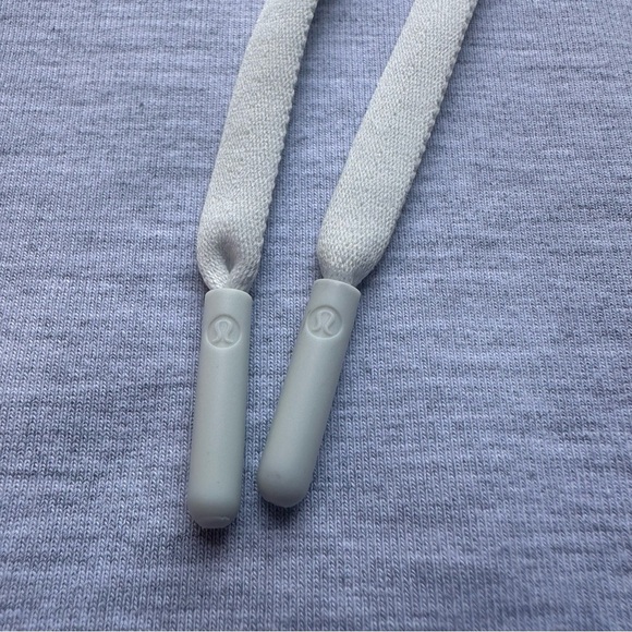 Men’s Lululemon City Sweat Pullover Hoodie Size Small
Heathered Ultra Light Grey - Picture 5 of 9